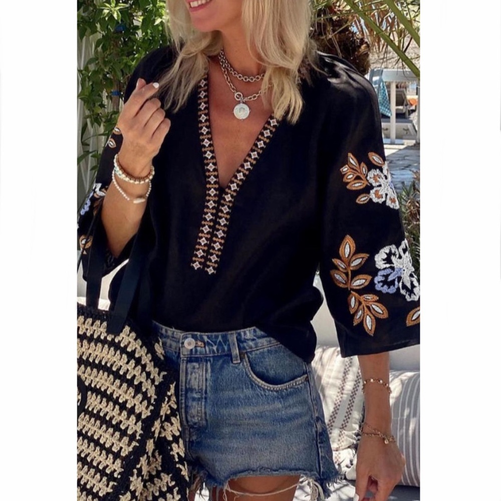 ❗️LAST ONE❗️Black Boho Floral Embroidered V Neck Blouse - Picture 3 of 11